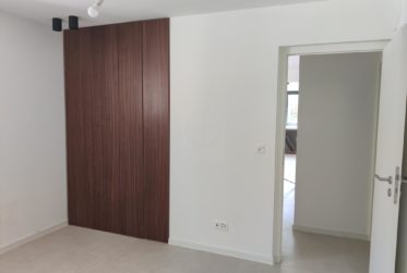 7.5 Rooms House, Individual house