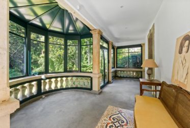 Superbe maison du XIXème siècle en plein centre-ville avec piscine intérieure