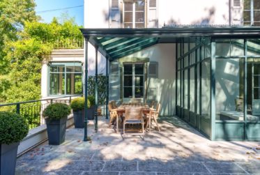 Superbe maison du XIXème siècle en plein centre-ville avec piscine intérieure