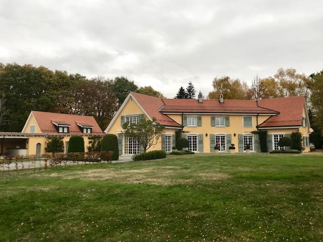 10 Rooms House, Individual house