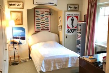 10 Rooms House, Individual house