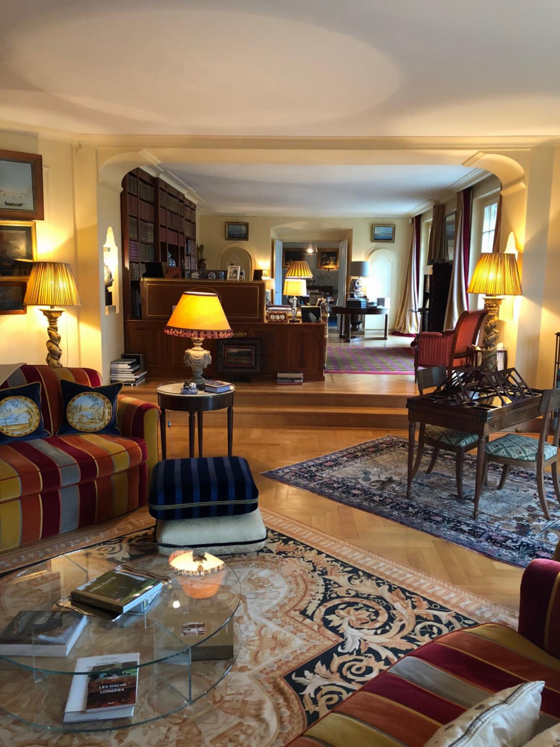 10 Rooms House, Individual house