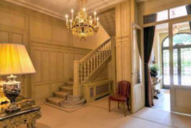 10 Rooms House, Manor house