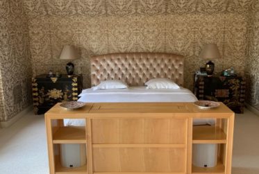 10 Rooms House, Manor house