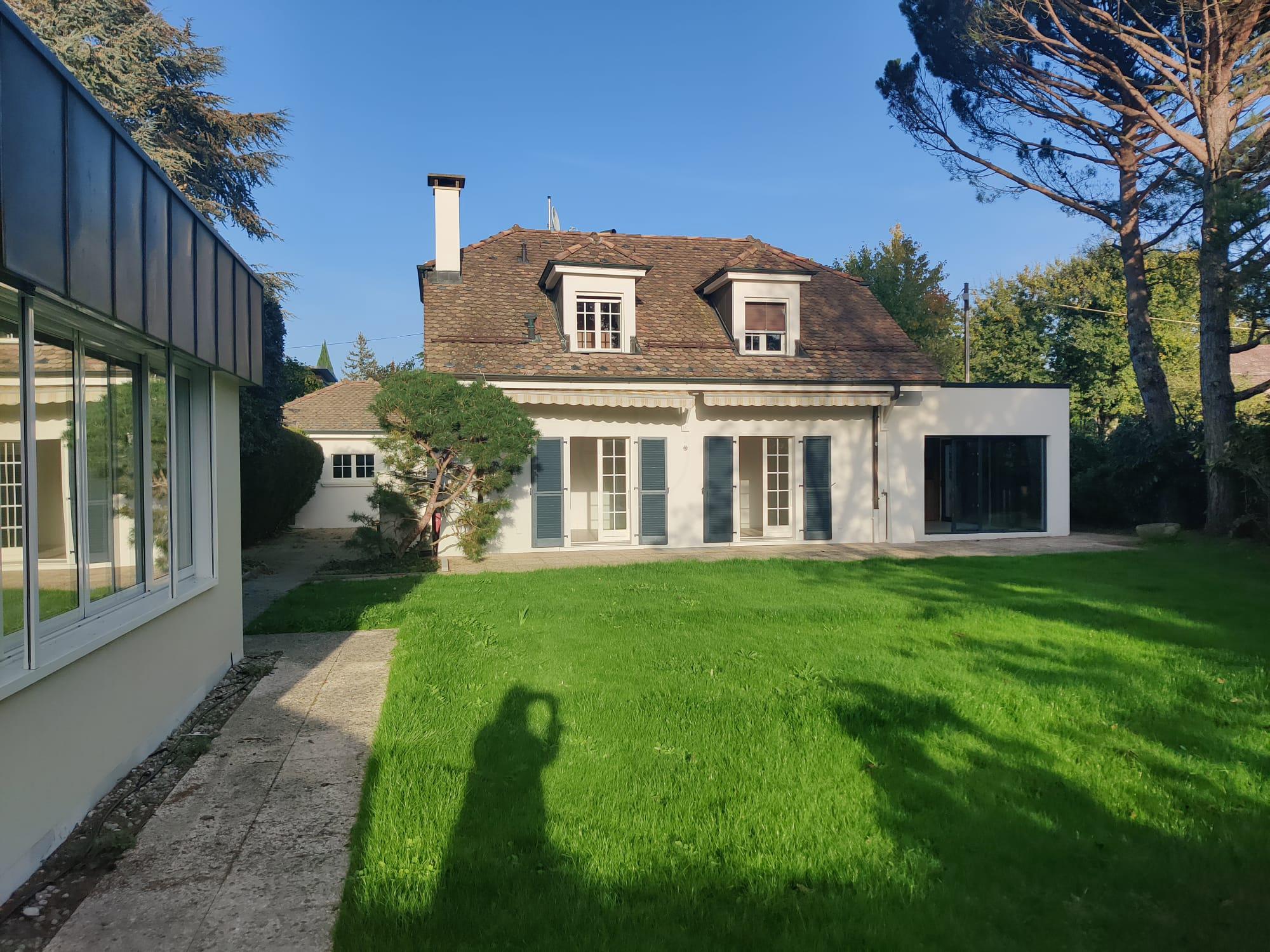 7.5 Rooms House, Individual house