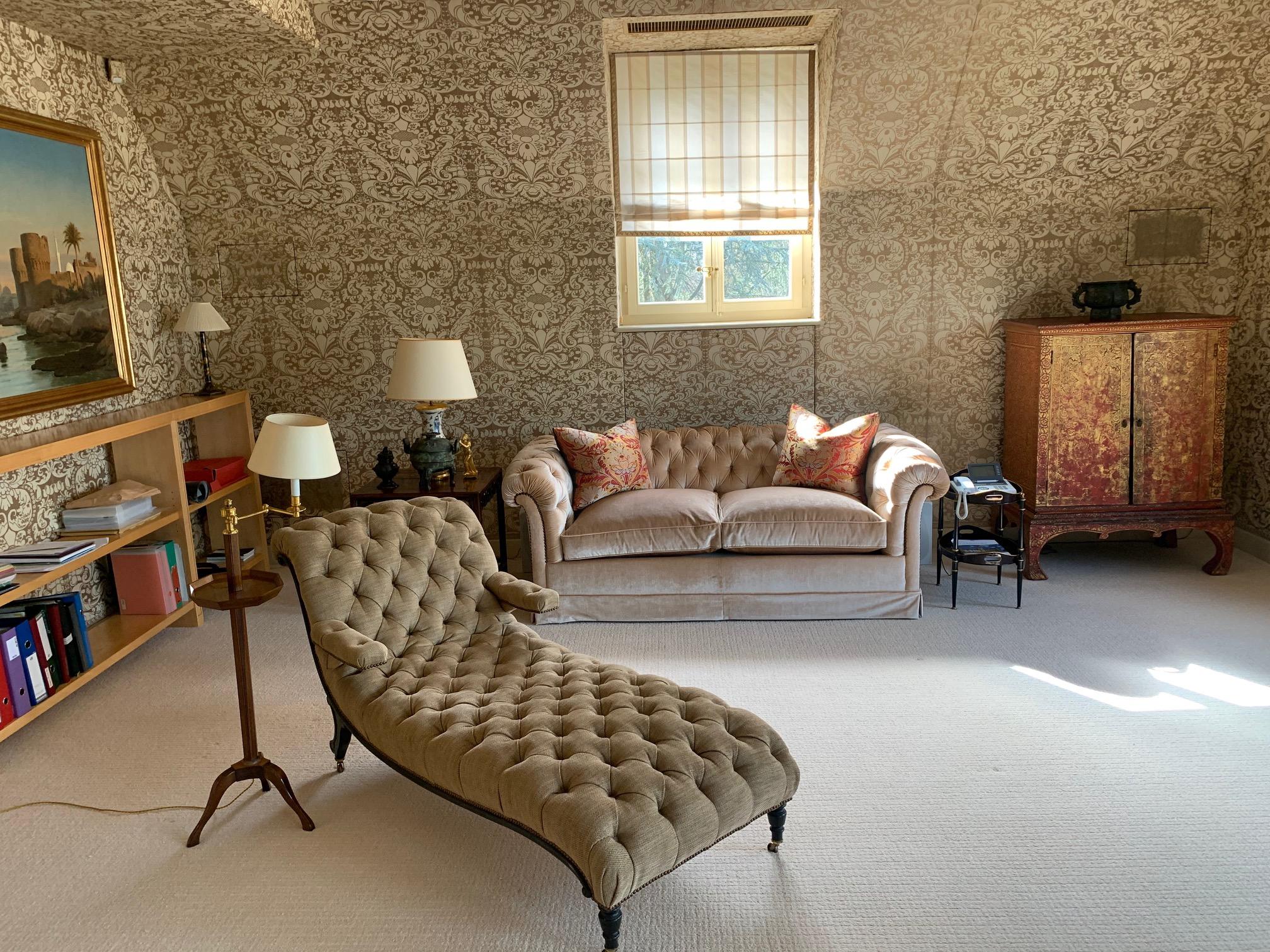 10 Rooms House, Manor house