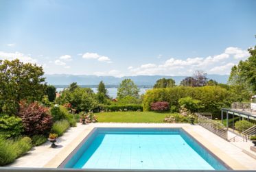 Maison contemporaine avec piscine
