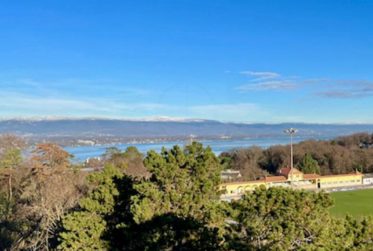Élégance contemporaine avec vue panoramique sur le lac à Cologny