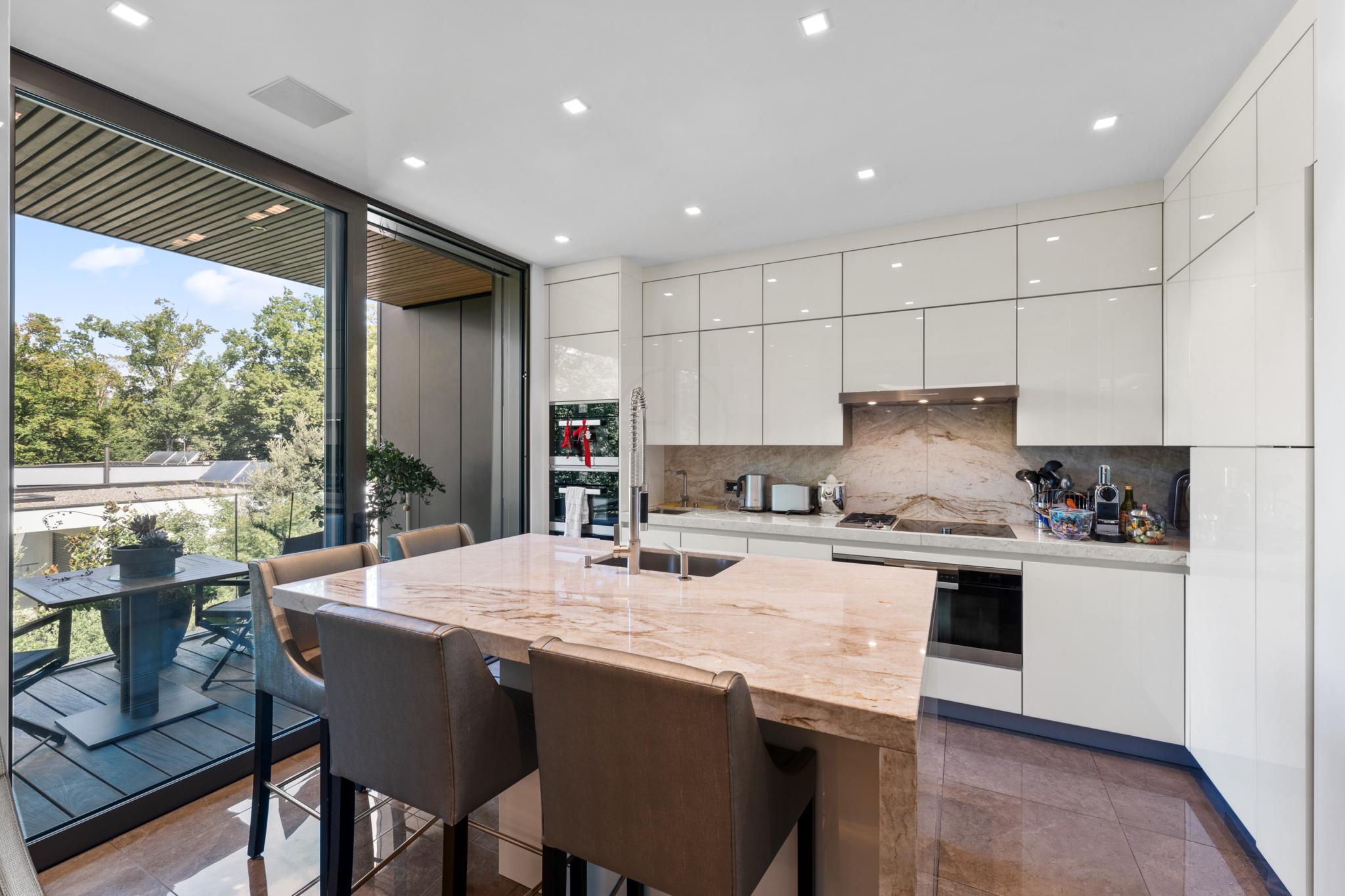 6 Rooms Flat, Penthouse