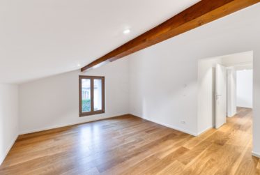 6 Rooms House, Village house