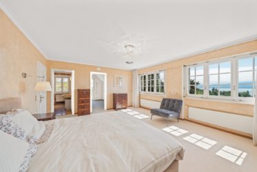 9.5 Rooms House